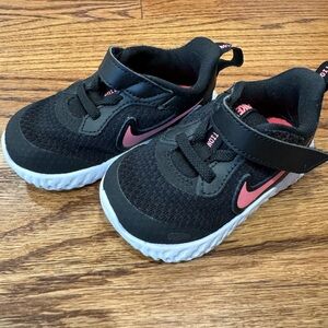Nike Toddler Sneakers 5C